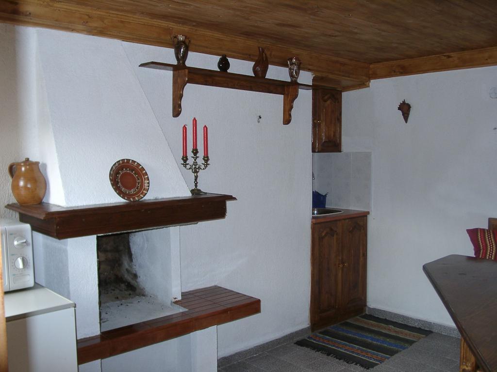 Sarafova Guest House Koprivchtitsa Extérieur photo