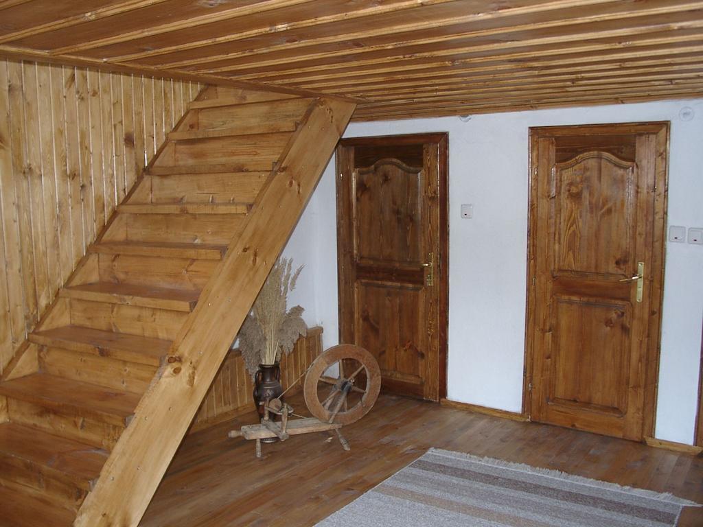 Sarafova Guest House Koprivchtitsa Extérieur photo