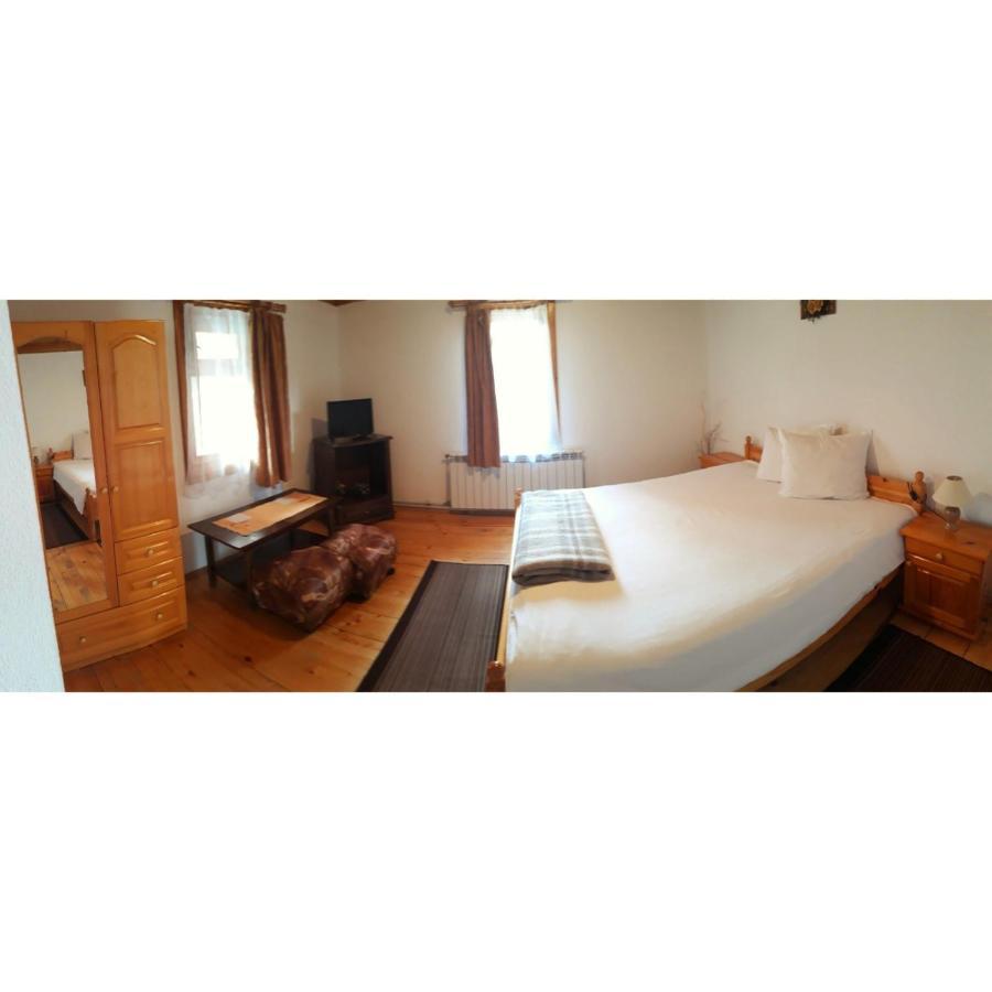 Sarafova Guest House Koprivchtitsa Extérieur photo